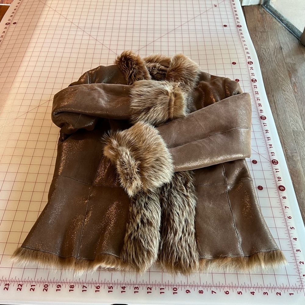 Saks Fifth Avenue medium large tan beige gold 100% leather fur vintage coat - Picture 6 of 16